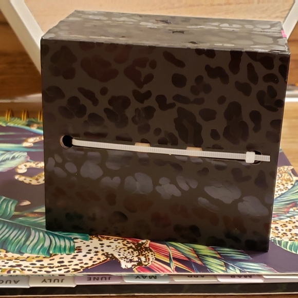 Betsey Johnson Watch and set of 5 bracelets - Picture 15 of 15